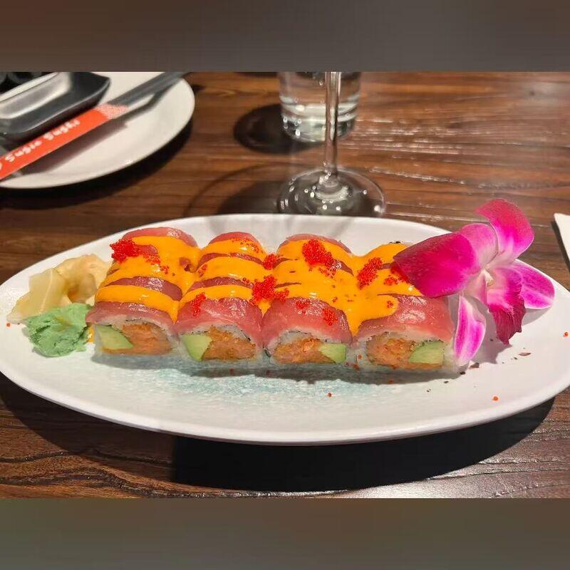 Red dragon roll [spicy]